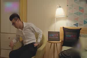 91制片 小捷  约到难搞的女总监  背景图片