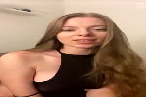 蜜大腿美女自慰高潮  背景图片