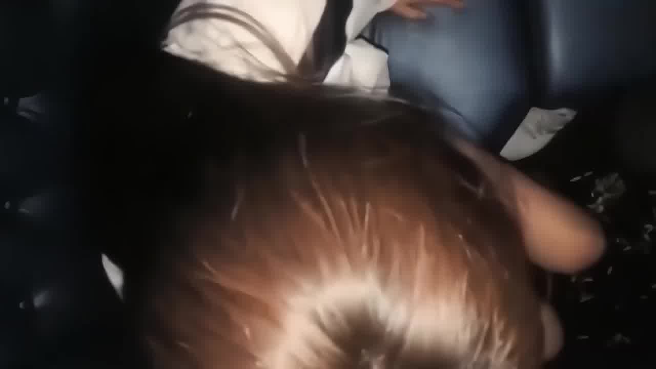  大哥操小网红，强行舌吻，各种揉捏，金钱到位无套内射 的剧照5