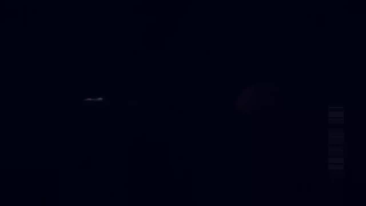  探花大神翻车 操到一半被小姐姐发现正在偷拍 结果说服了小姐继续干!_ 的剧照9