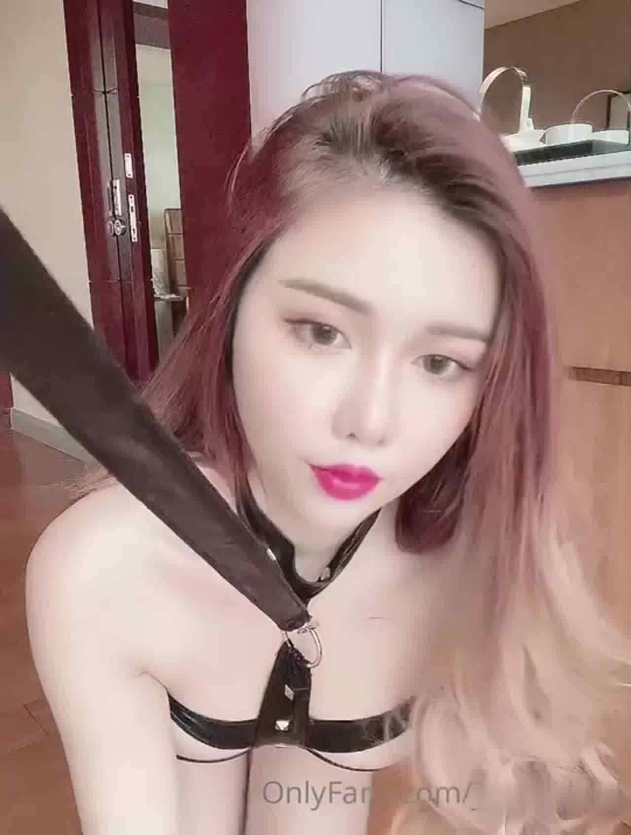  周甄娜 黑皮带小母狗 的剧照9