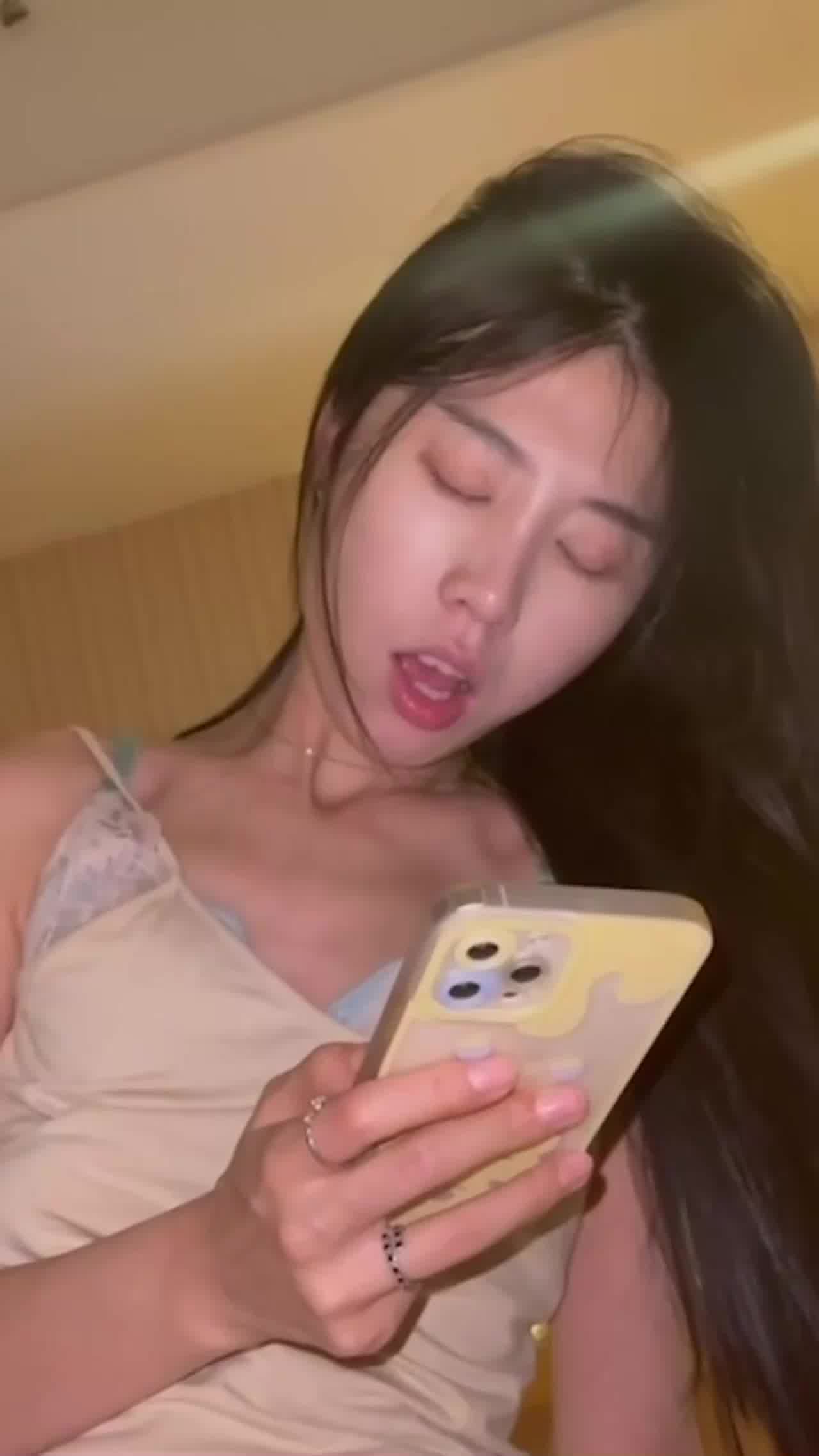  酒店约炮兼调教，调教成我的母狗 的剧照5