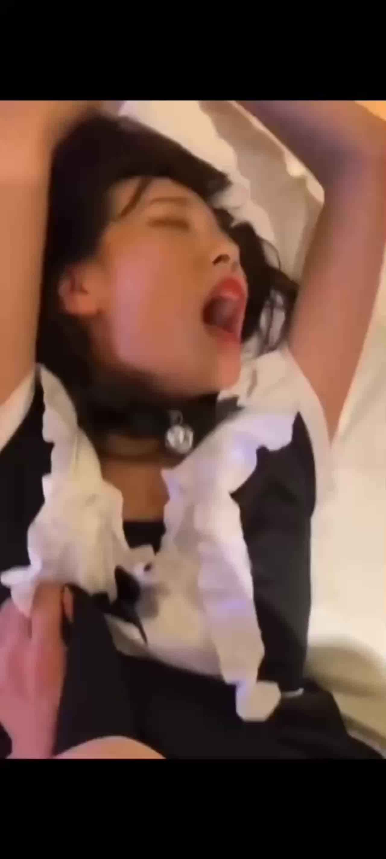  03年大学生就是紧叫声太浪，差点被夹内射 的剧照7