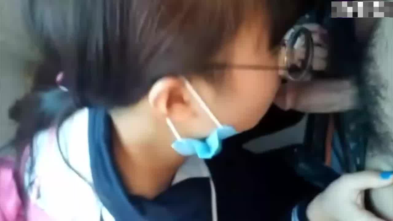  尾行强爆  放学跟踪中学生，到楼道突发歹意强制猥亵 的剧照5