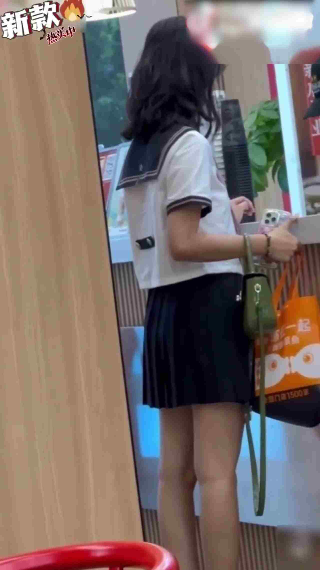  【强上学生妹】聊了3天就出来开房的高三妹妹 的剧照2