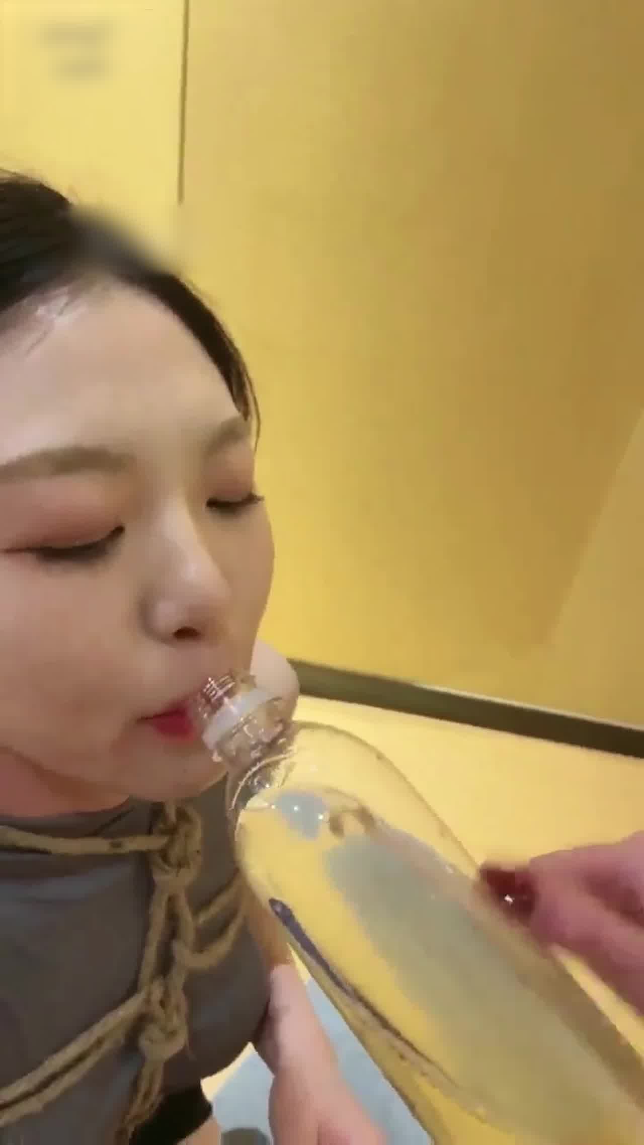  情纯妹妹辣妹姐姐女女性爱调教 的剧照1