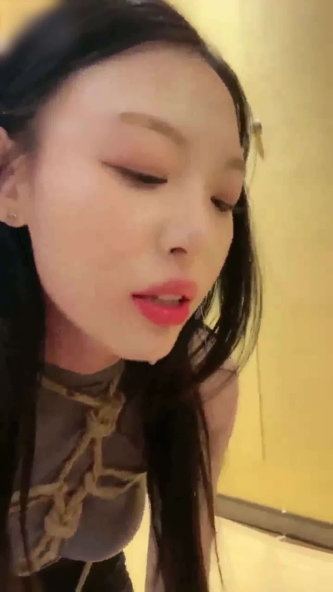  情纯妹妹辣妹姐姐女女性爱调教 的剧照8