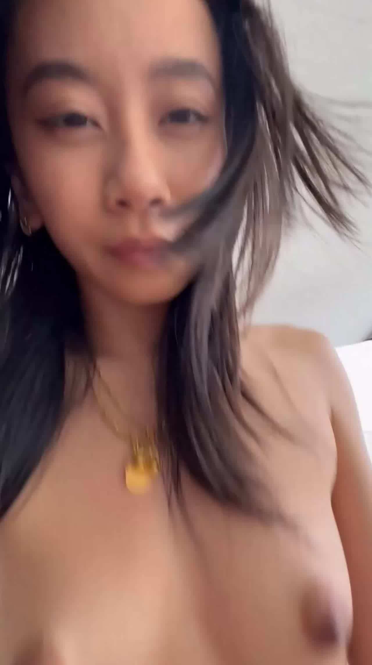  帮男友解决晨勃 的剧照5