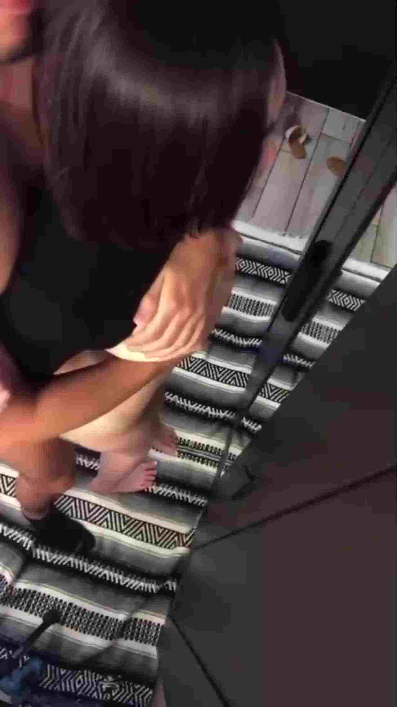  淫荡巨乳骚女 约炮友在家直接开操_站立后入猛烈抽插_销魂淫叫 的剧照1