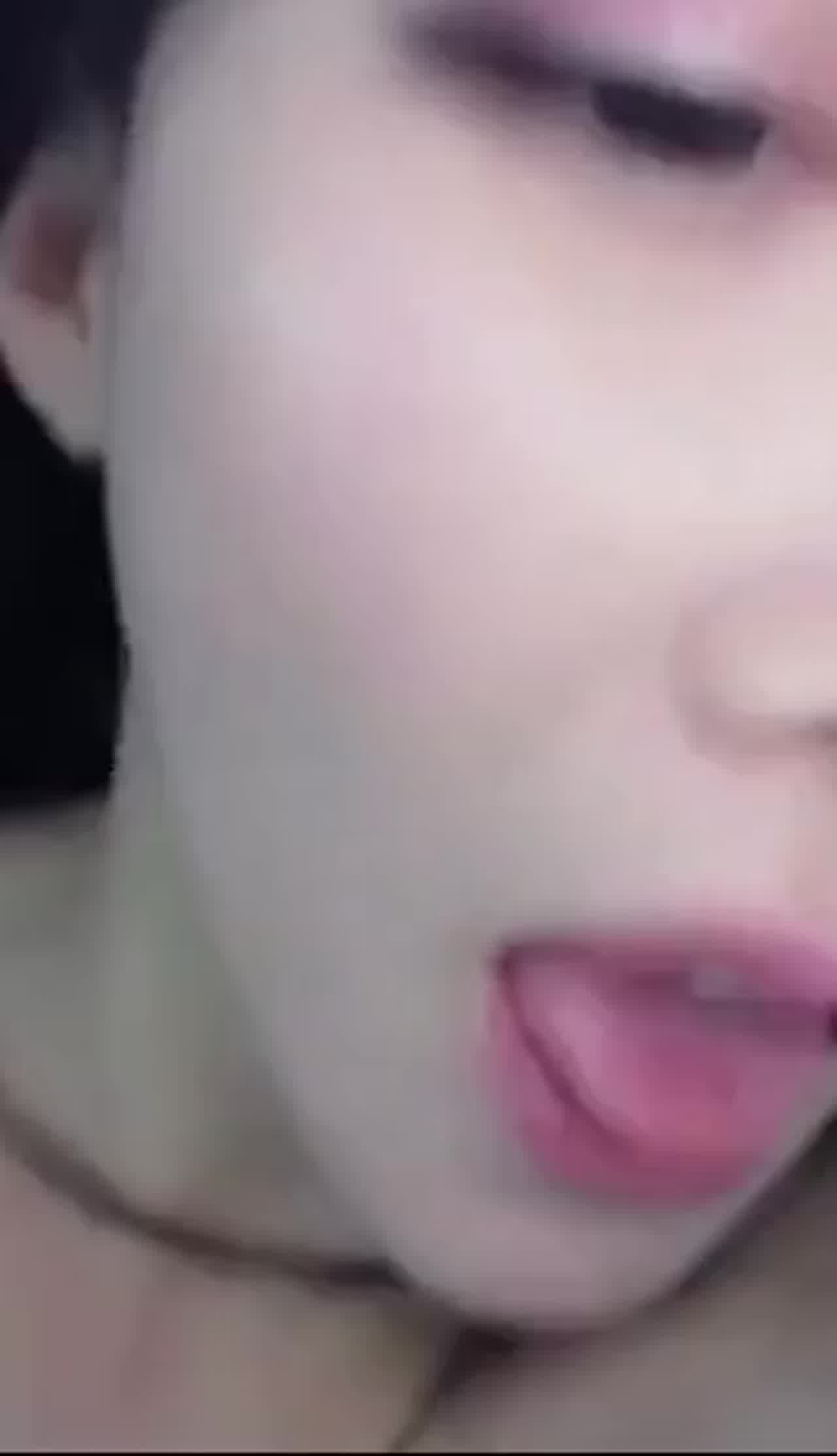  看我的舌头灵活吗 的剧照1