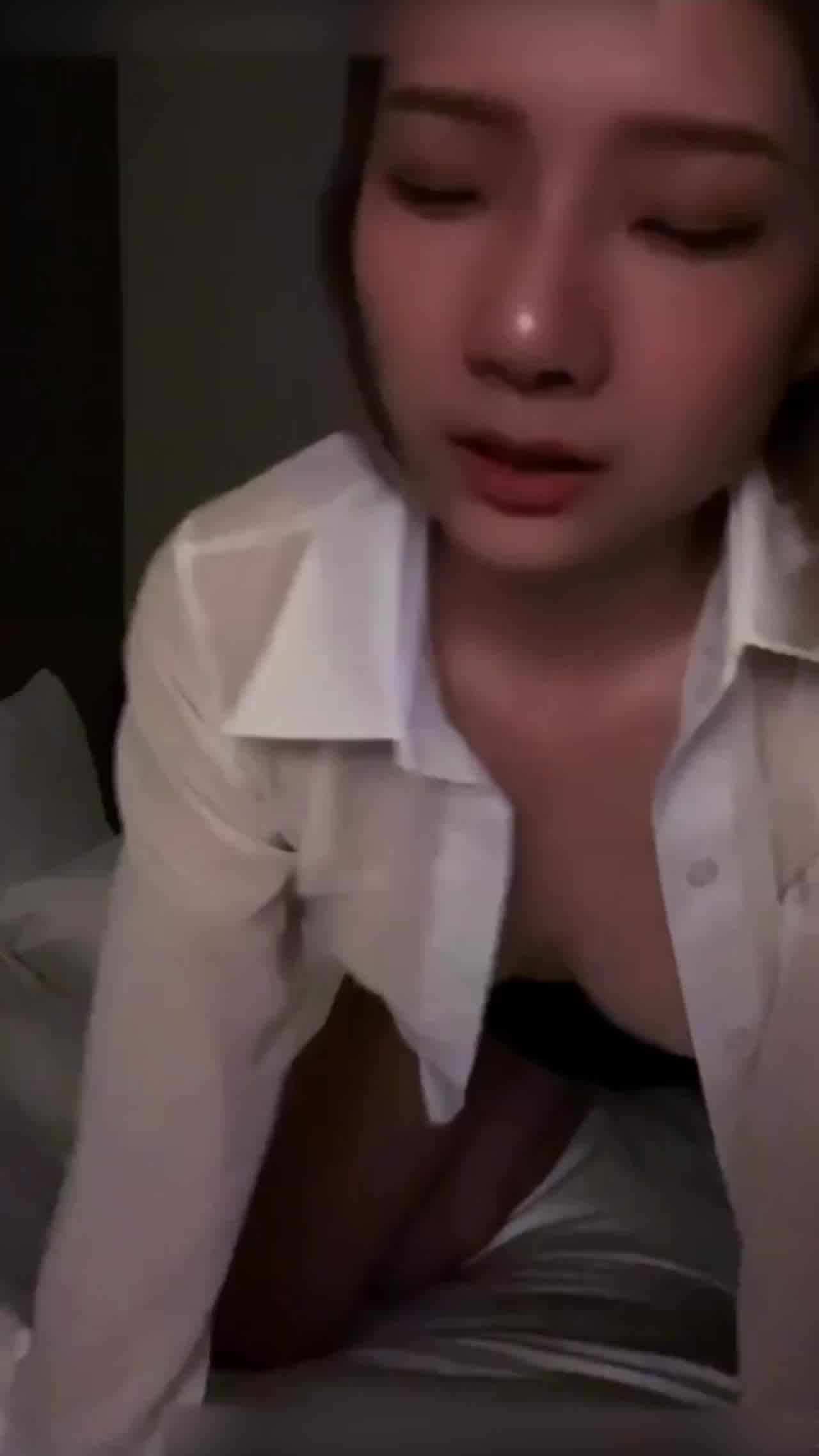  约出推特Zhen妹后入最爽 的剧照5