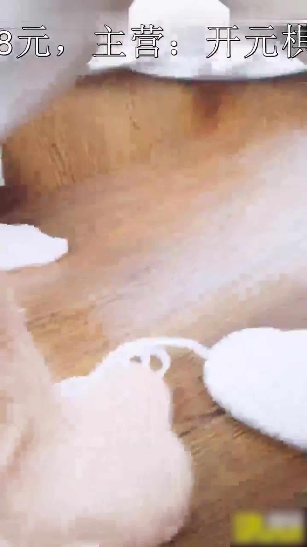  高跟白丝网红福利姬【橘猫】 的剧照4