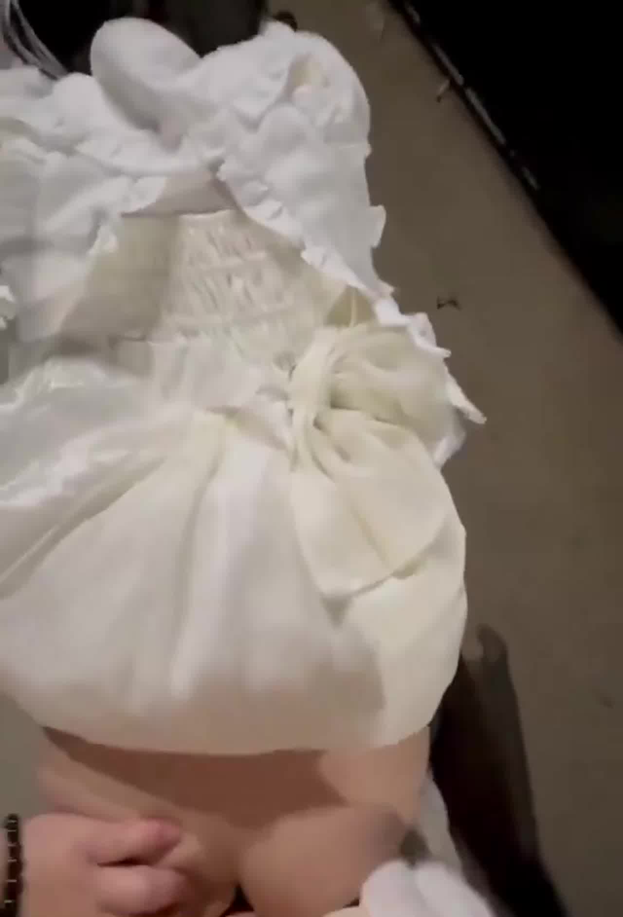  陪大叔在广场做爱 的剧照1