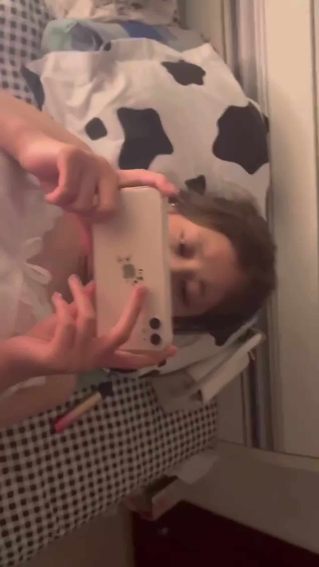  性欲超强的大学妹求着被操 的剧照4