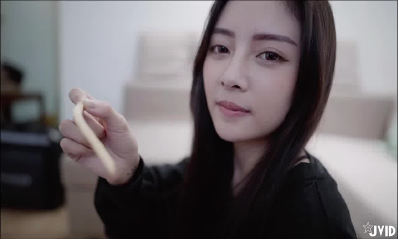  JVID最新解锁极品颜值机车外送员《亲亲》的爱液直送 的剧照4