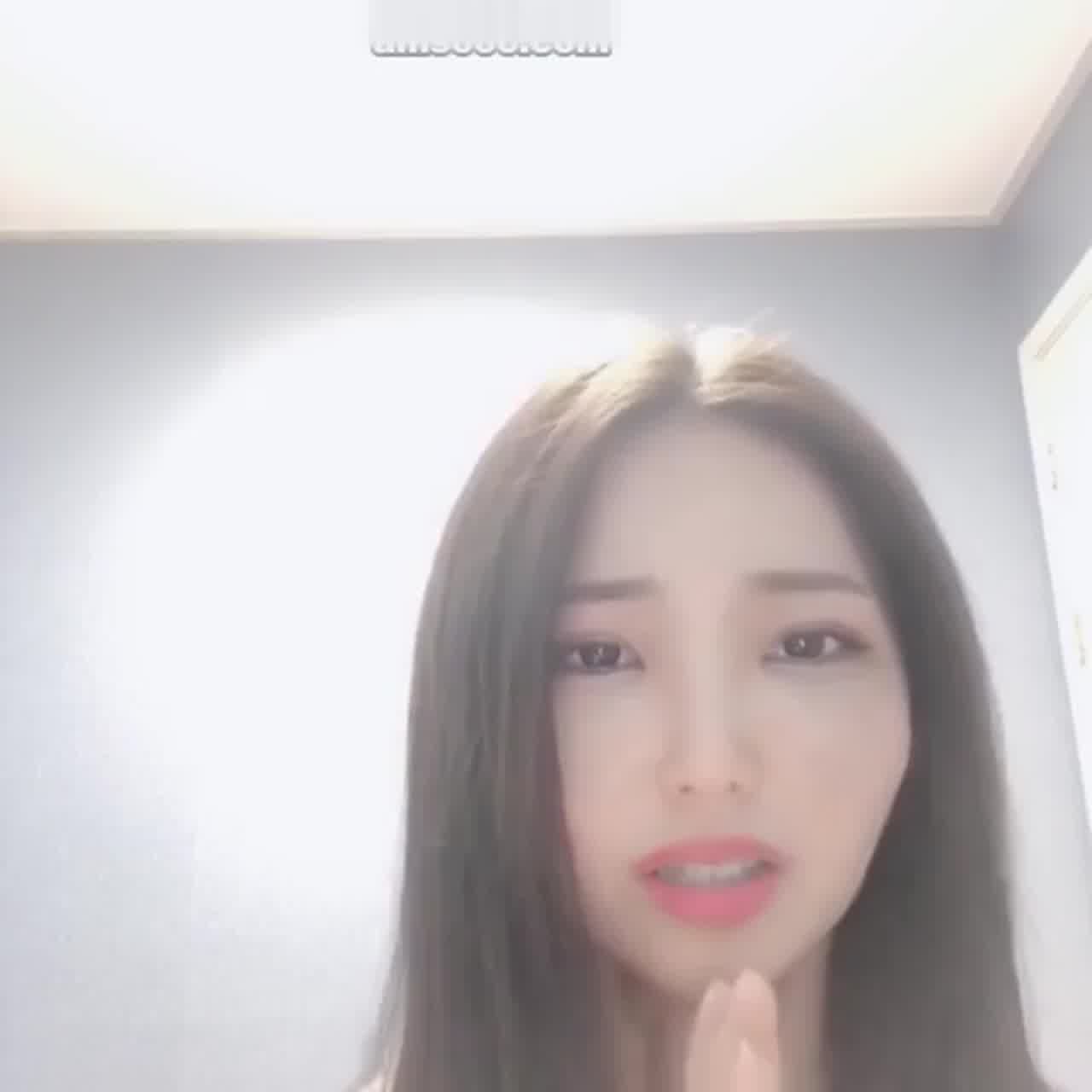  极品健身妙龄女神，这颜值这身材打十分一点不过分 的剧照1