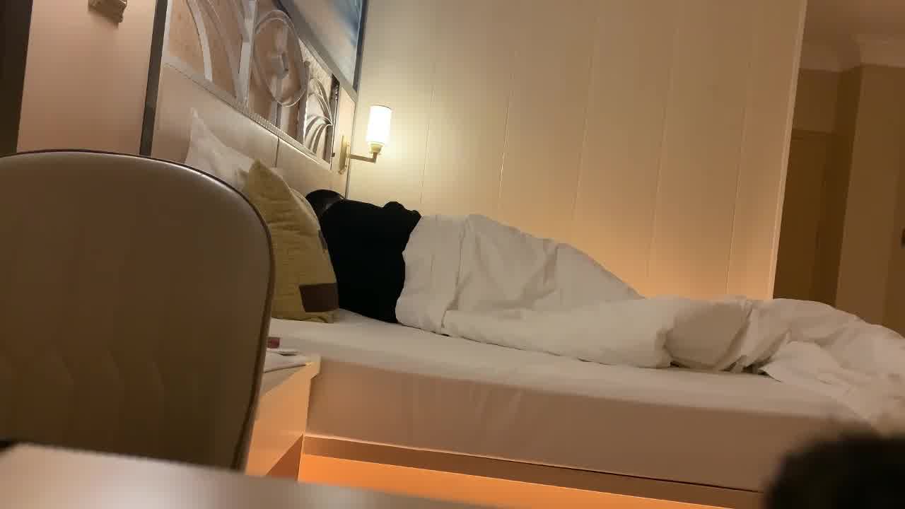  自购推特约炮大神-我操，你他妈时候把裤子脱了啊？真实强推黄头发的妹妹，各种姿势超暴力的插入 的剧照5