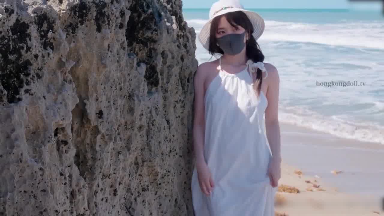  香港美少女HongKongDoll 玩偶姐姐乡下海滩漫步的一天 的剧照5