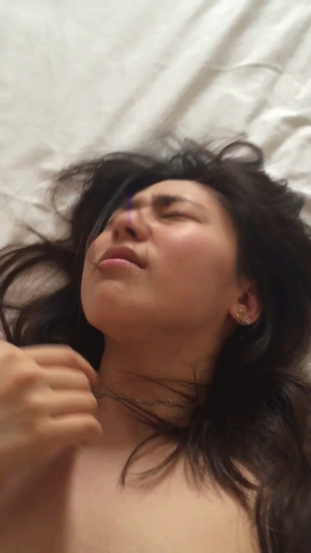  学院派性感气质大美女酒店和有钱表姐夫偷情啪啪,高潮不断嗷嗷大叫 的剧照6