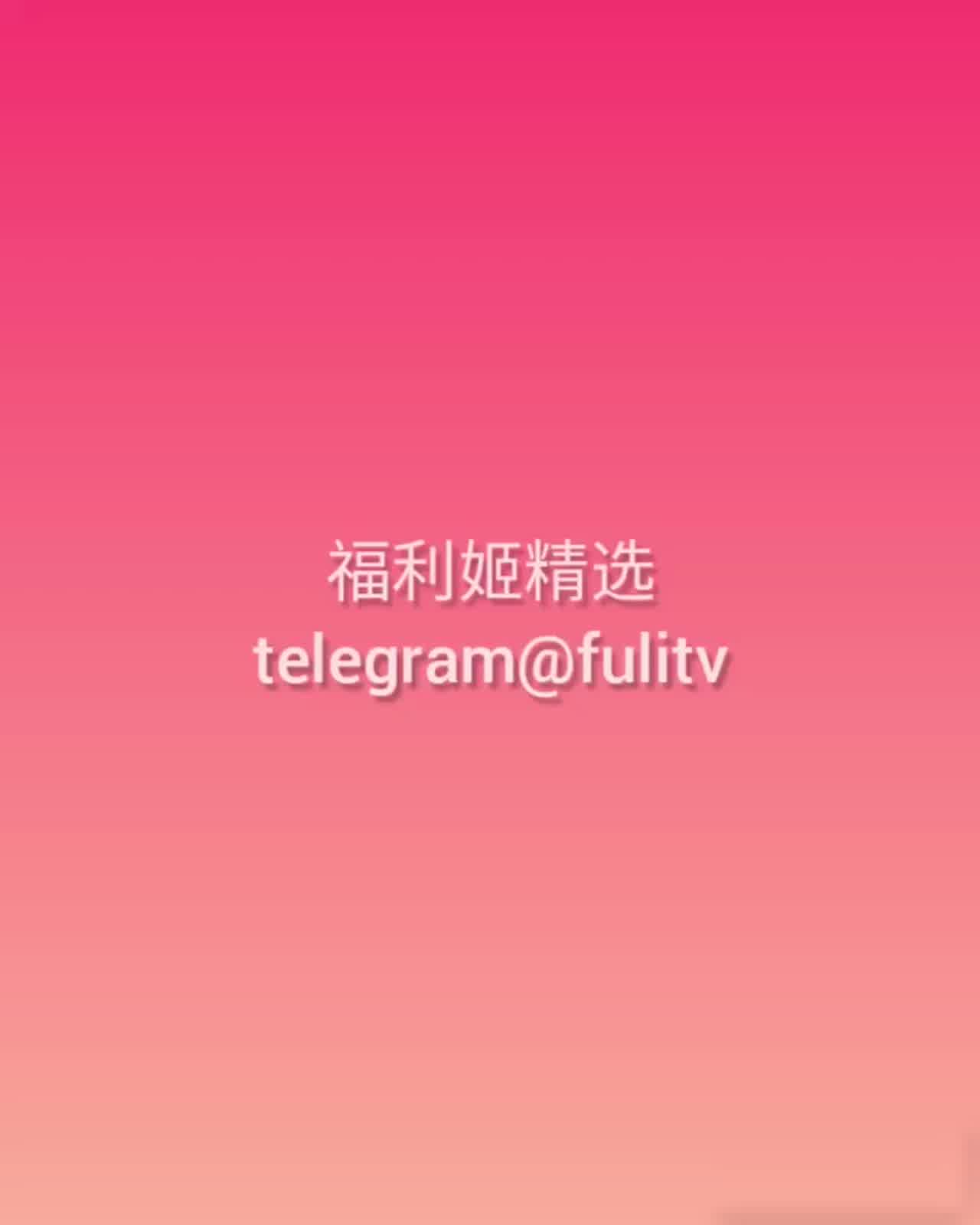  【福利姬系列】双马尾视觉系小萝莉丝袜美足诱惑 的剧照1