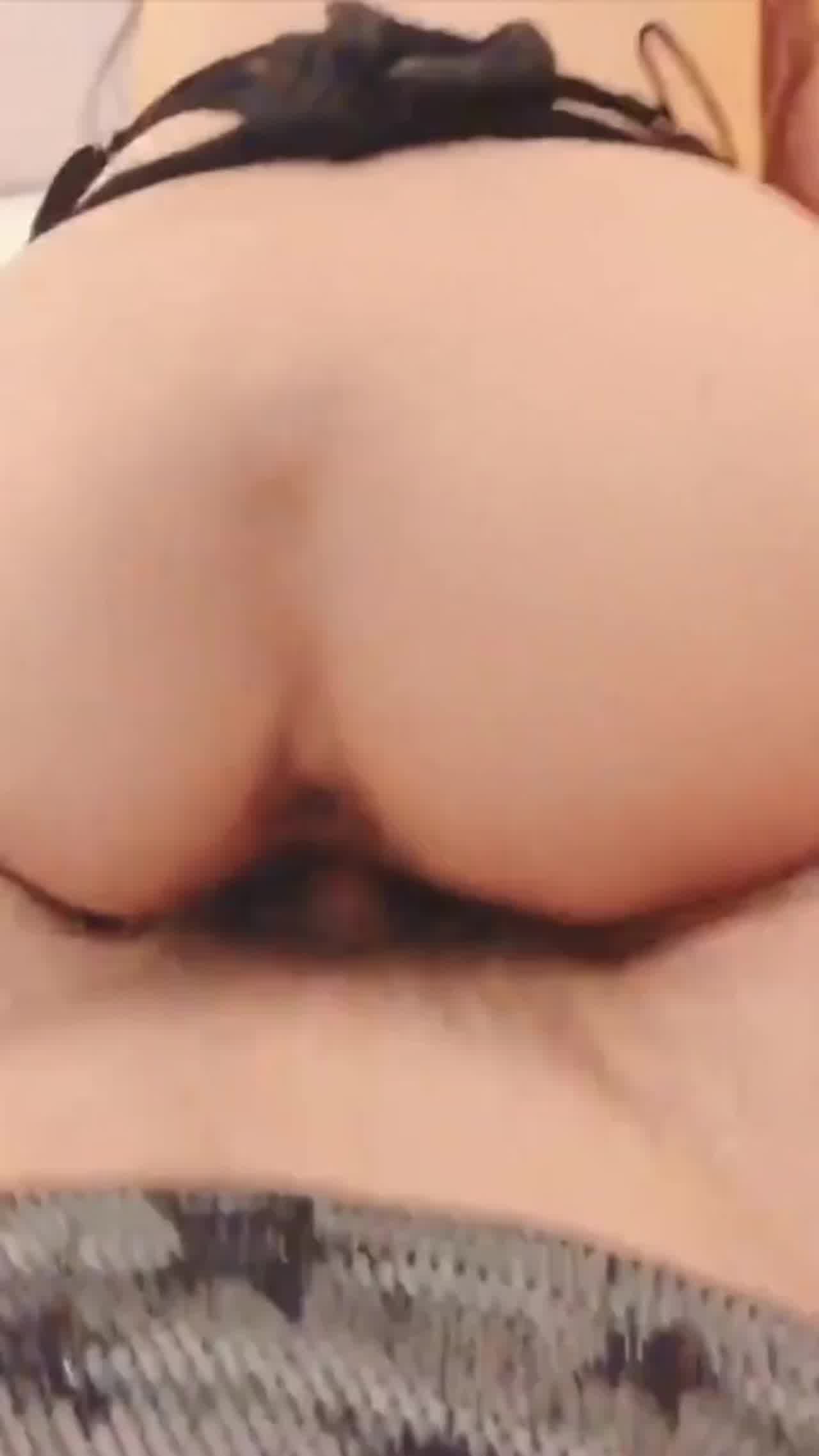  极品平面嫩模性爱私拍流出 的剧照3