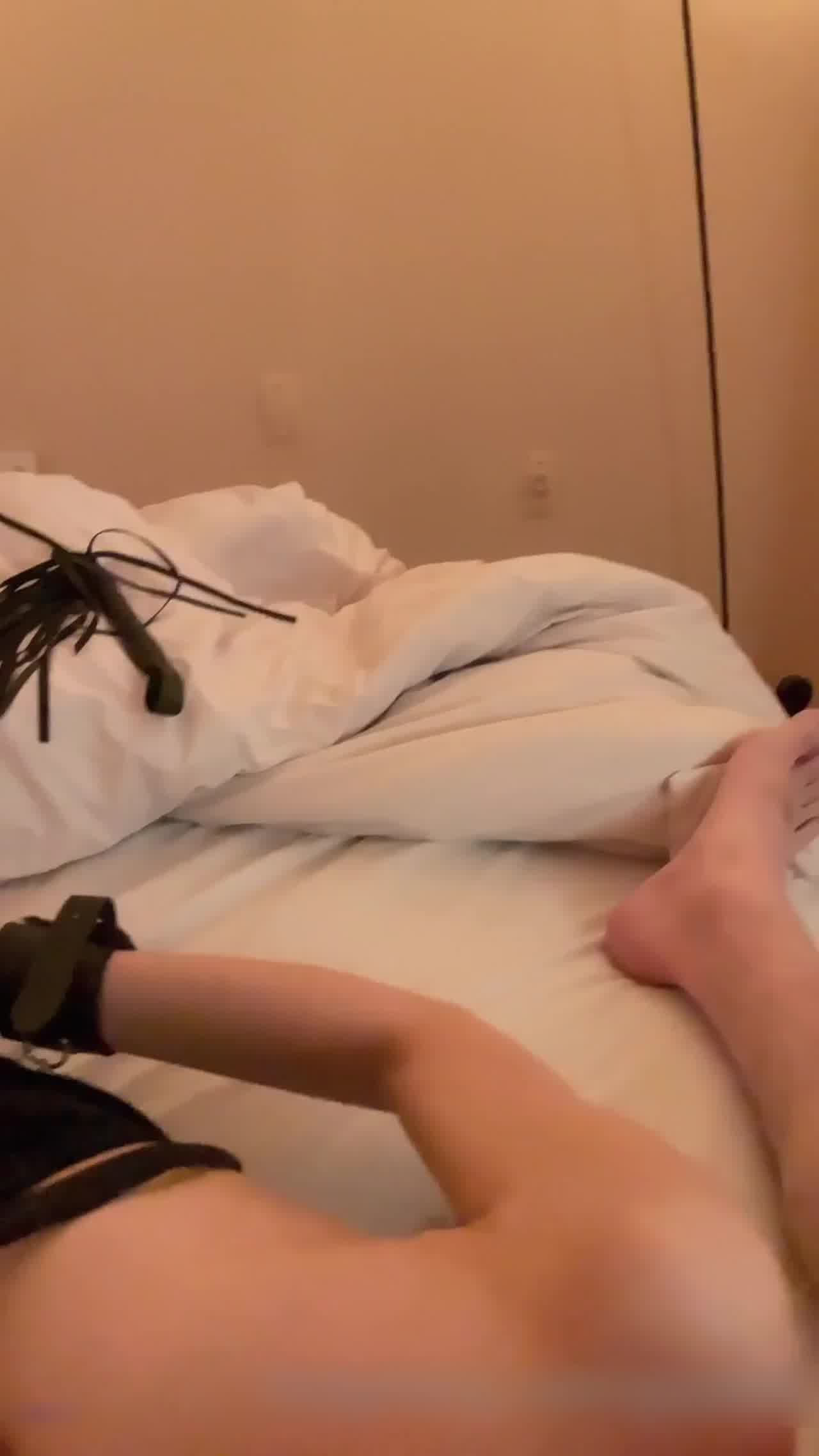  露脸兔女郎口交深喉 的剧照1