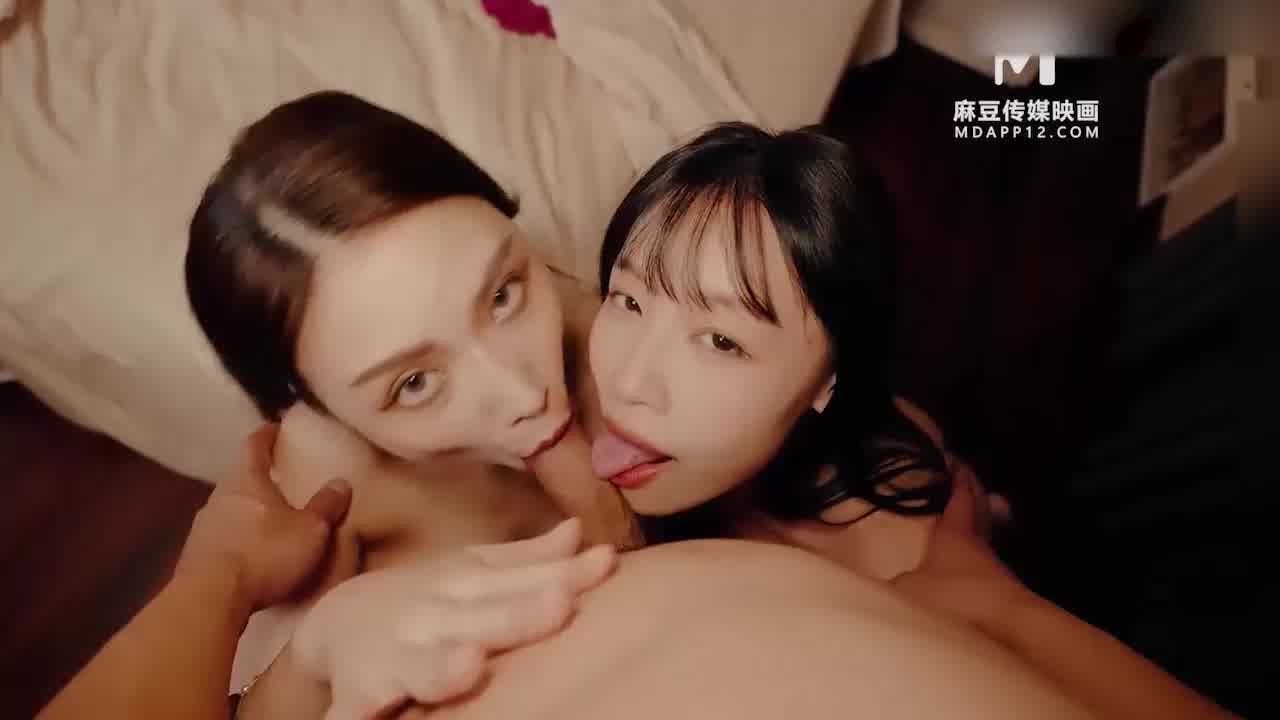  双飞母女丼 家族团员年夜饭❤️母女乱伦-苏畅 李蓉蓉 的剧照1