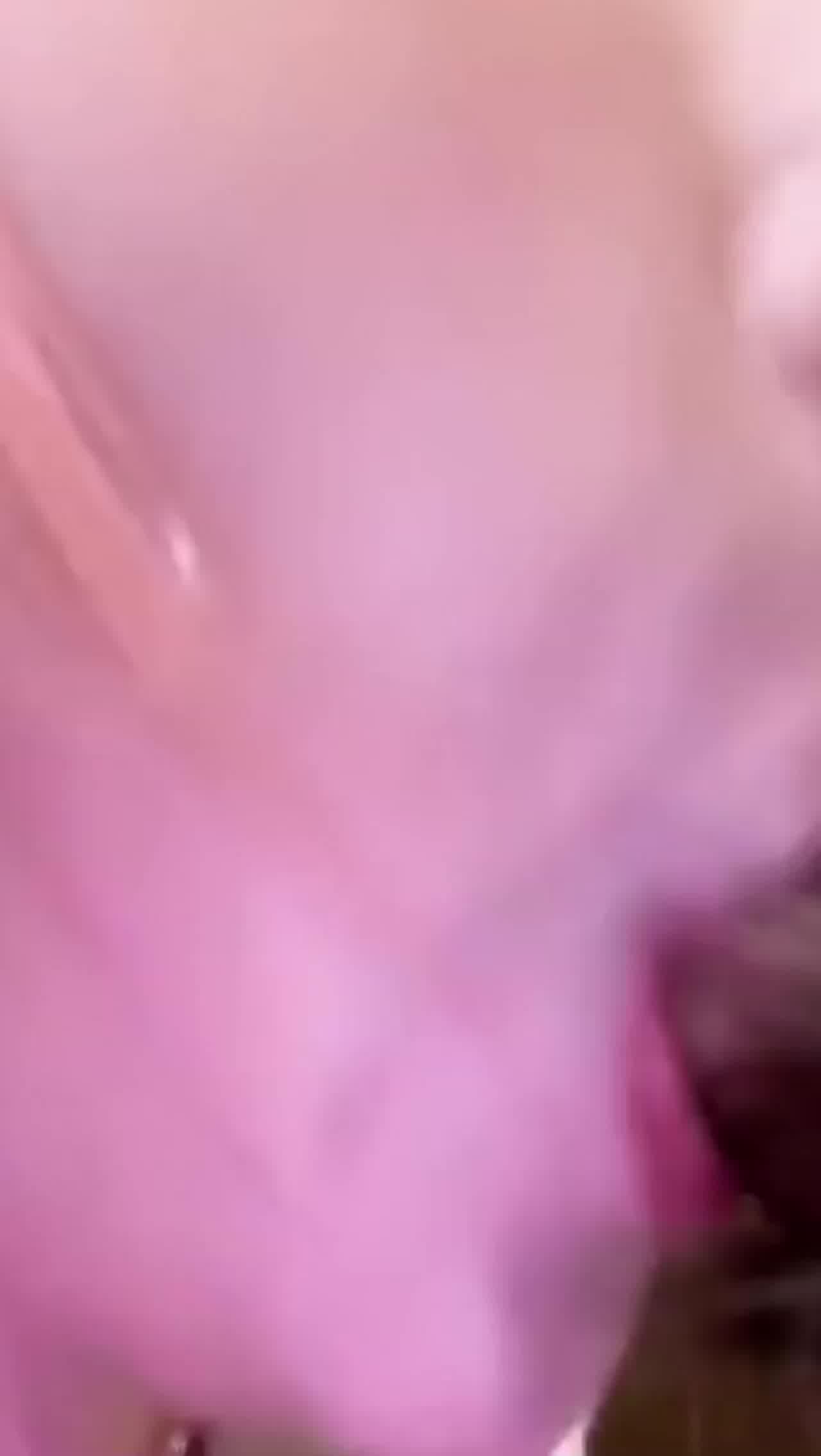  口爆粉色头发学生妹，裹的真好 的剧照7