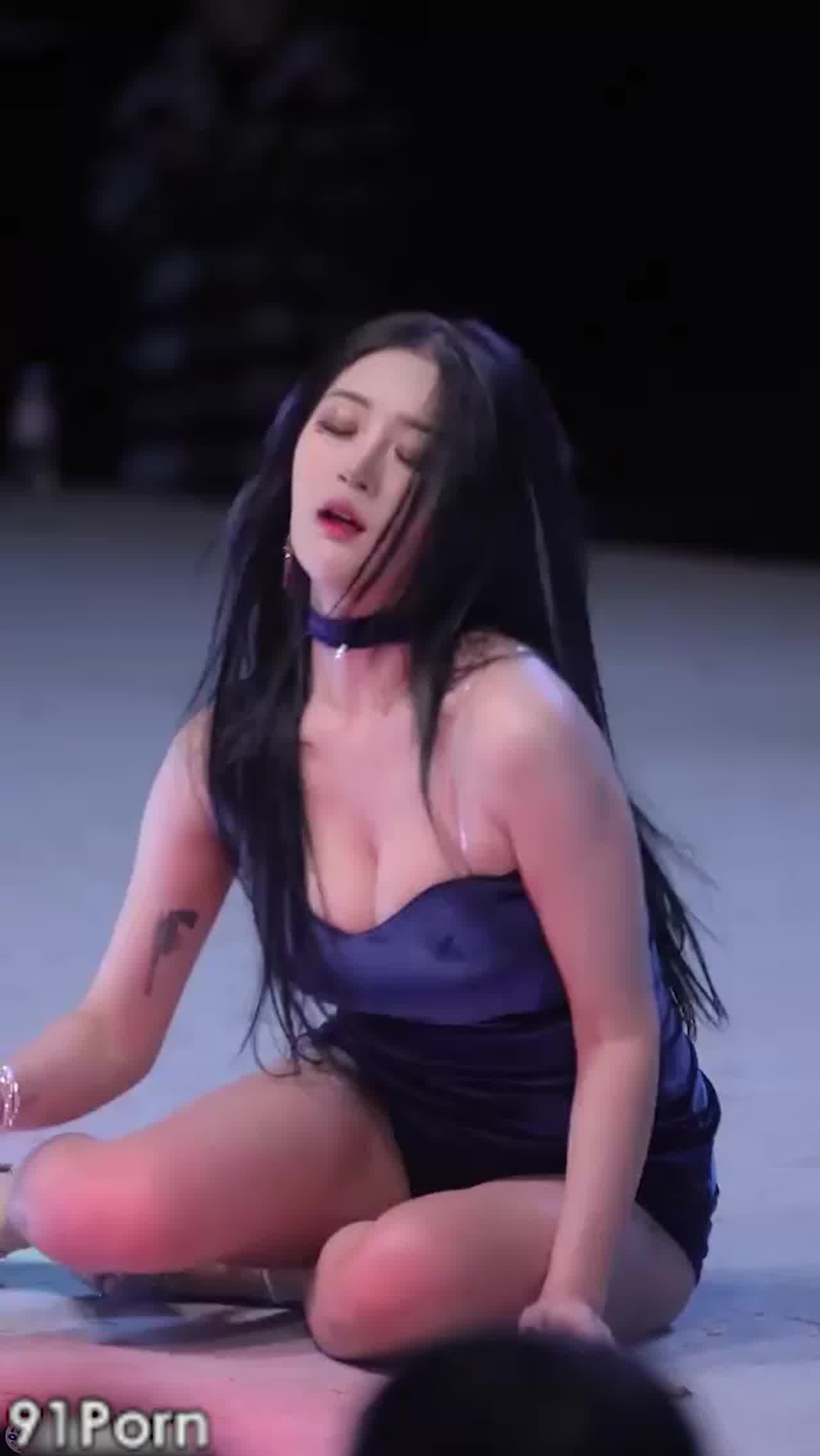  如果有这样身材的女友当性奴 的剧照9