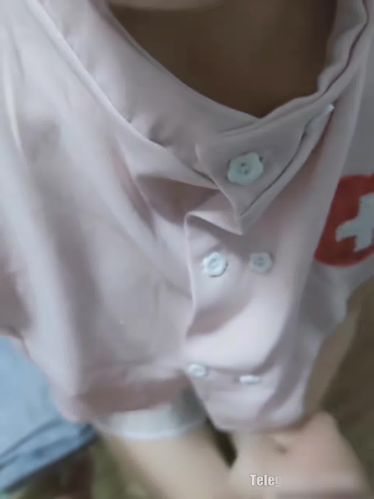  护士小姐怕我着凉赶紧用蜜壶帮我取暖 的剧照8