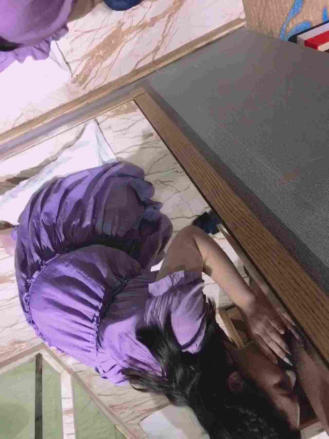  舔主人的大鸡巴 的剧照1